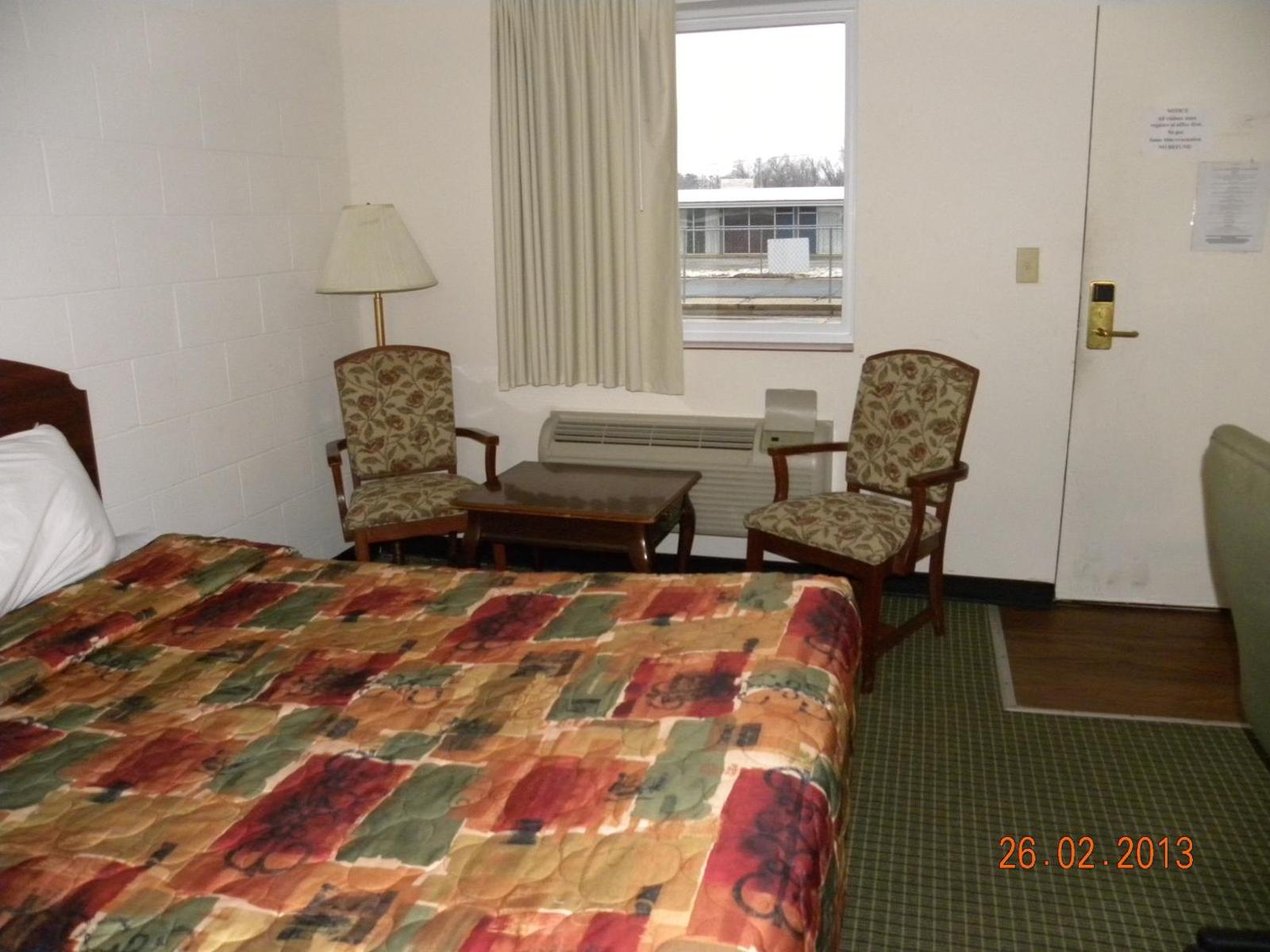 Guest Inn Rogers Main image 1